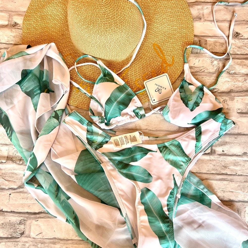 NWT- Tropical Three Piece High Leg Cut Low Waist Bikini